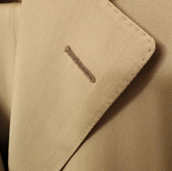 Ermenegildo Zegna tan silk/ wool suit. - Picture 2 of 15